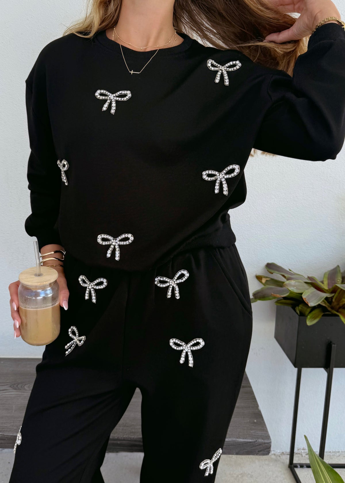 Bow Pullover - Black