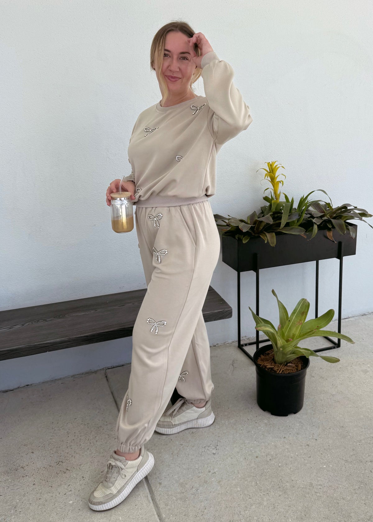 Bow Sweatpants - Tan