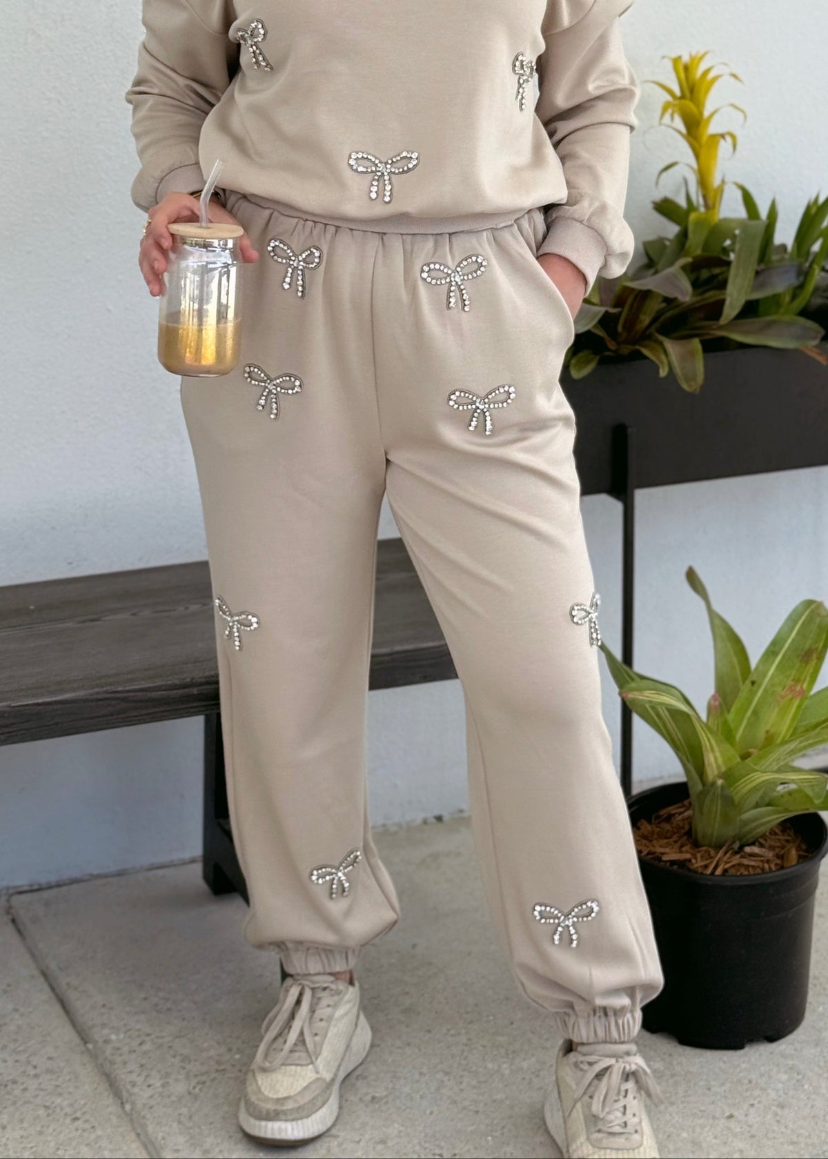 Bow Sweatpants - Tan