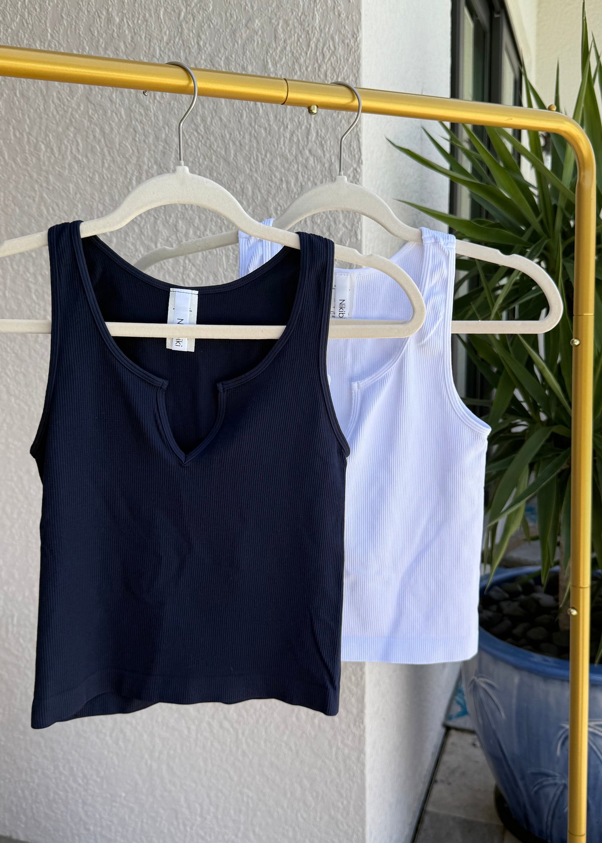 V-Notch Everyday Tanks