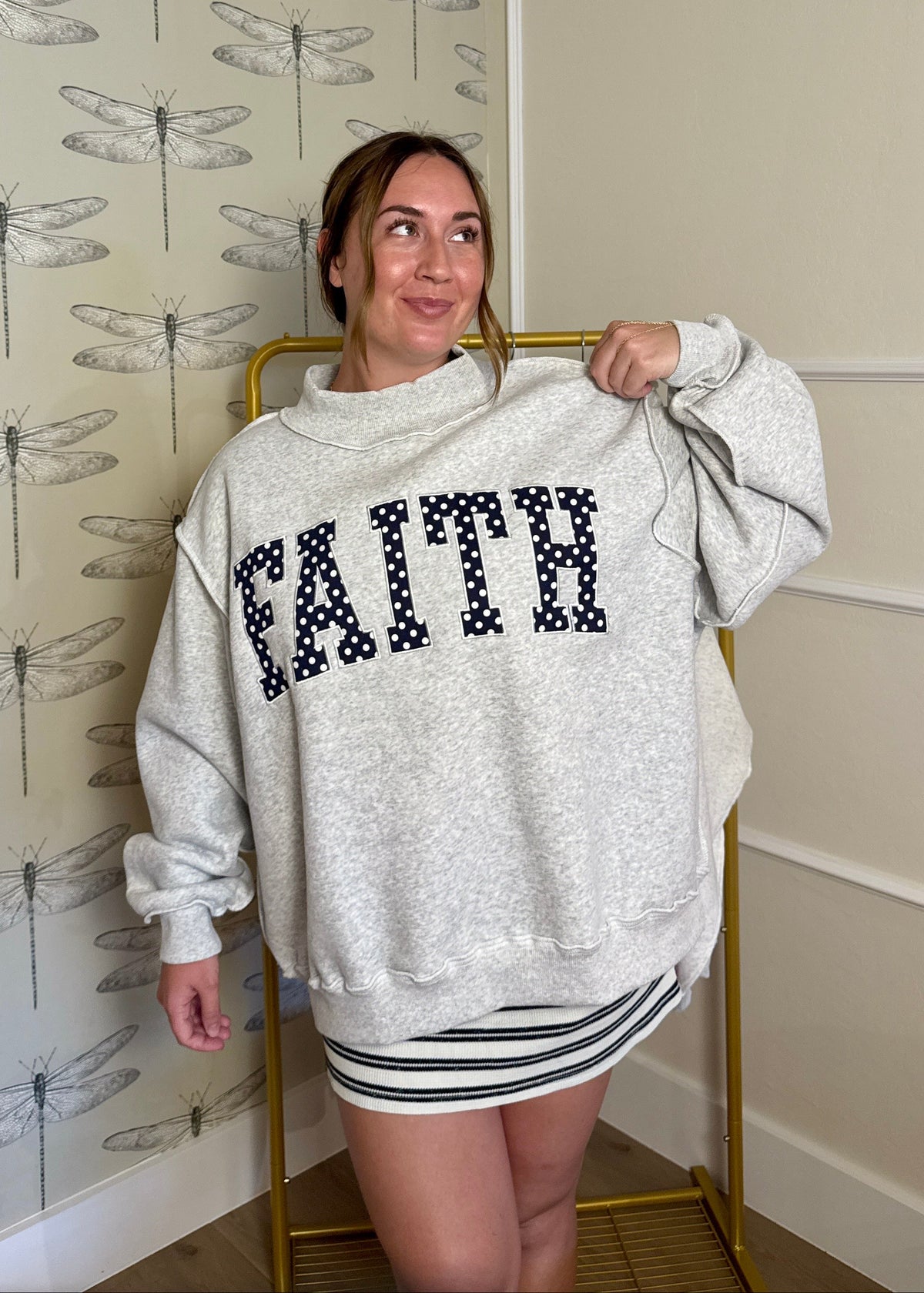 FAITH Mockneck Sweatshirt
